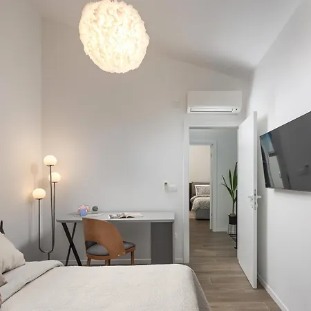 Дом отдыха Elegant Casa Aria With 2 Gardens And Bbq Facilities *