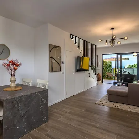 Elegant Casa Aria With 2 Gardens And Bbq Facilities *